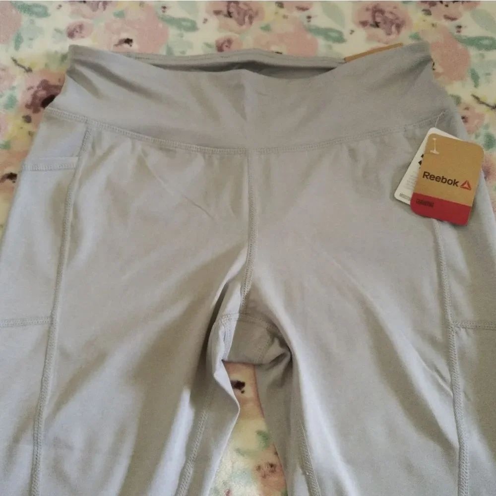 Reebok Skinny Capri Training🏃 Leggings - Size M - Picture 6 of 12